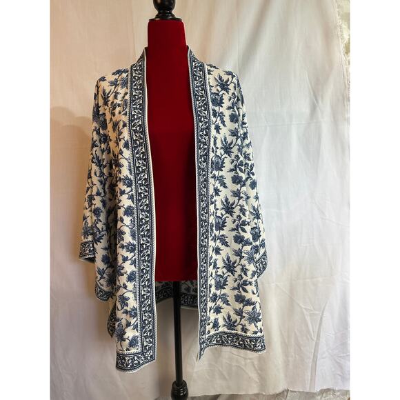 MAX STUDIO Womens 1X XL Blue White Floral Summer Kimono Jacket Wrap NWOT $98 - Picture 4 of 7